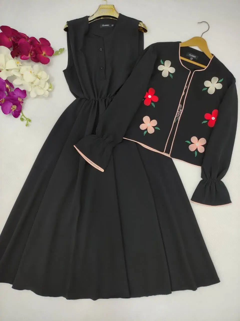 🍃نام: کت و سارافون گلدوزی نیایش 
