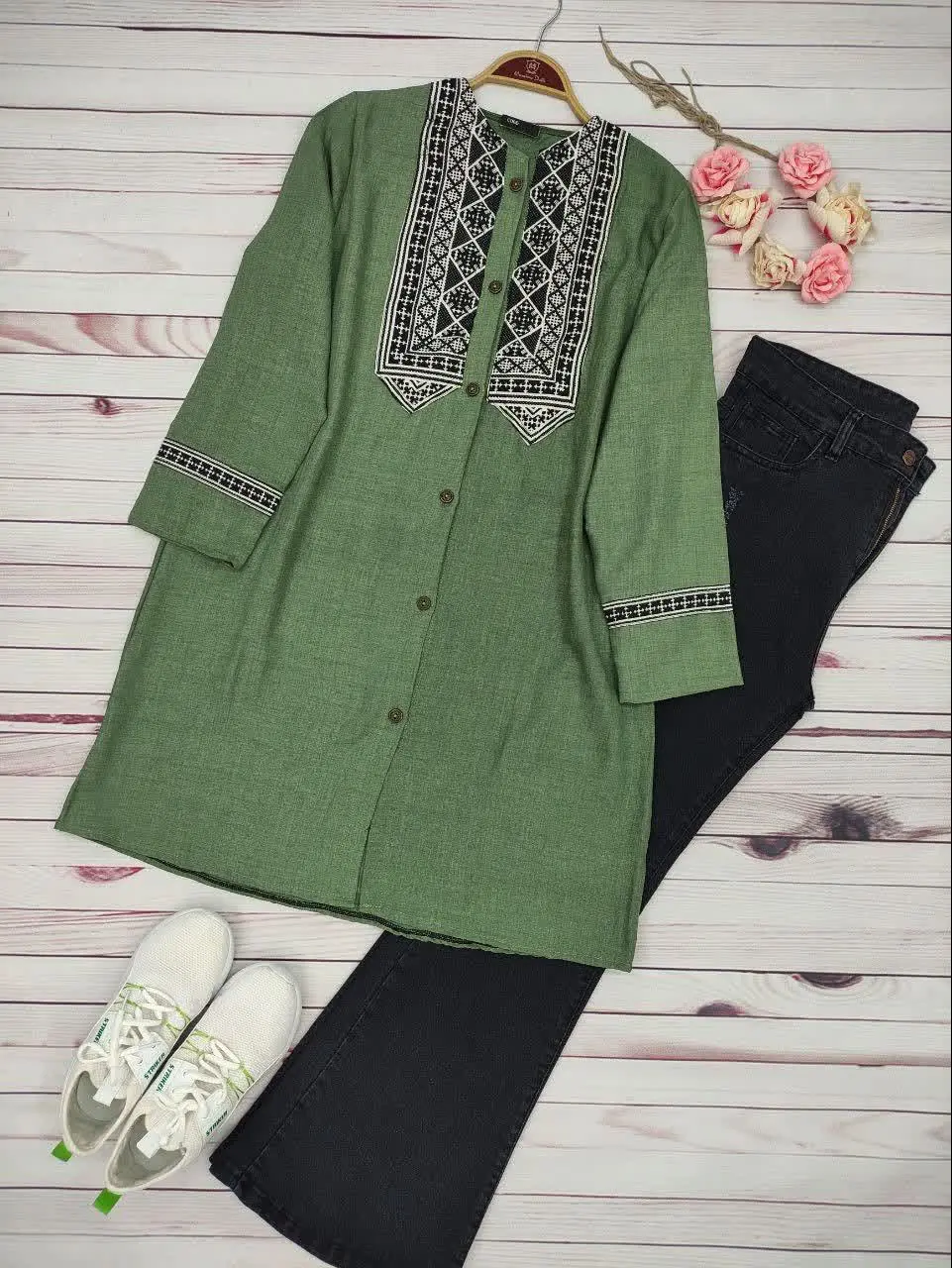 🖋نام: مانتو دکمه دار سایزبزرگ برکه 😍
