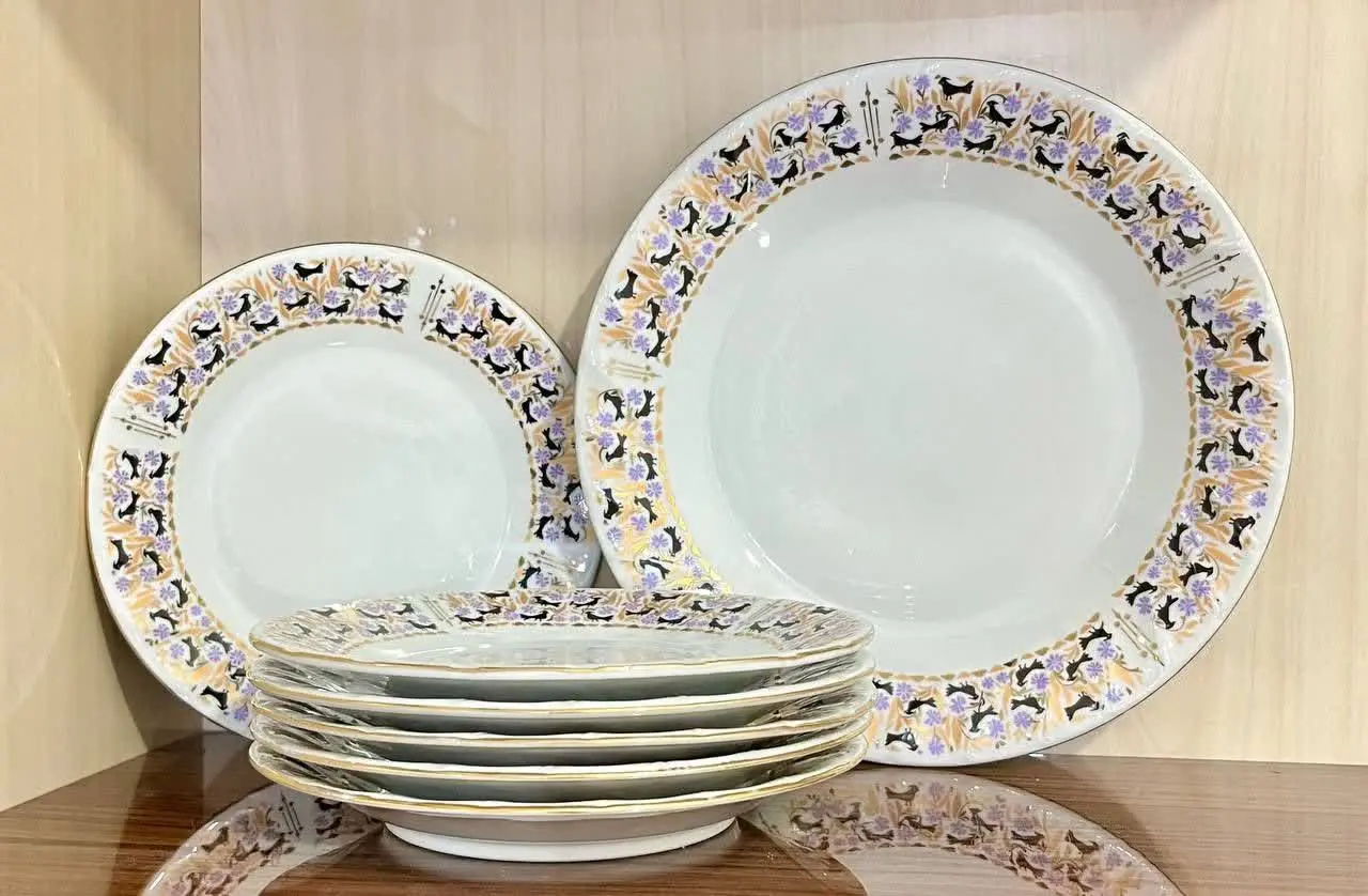 کیک خوری ۷ پارچه قدیمی قطر ۲۰ و ۲۶
