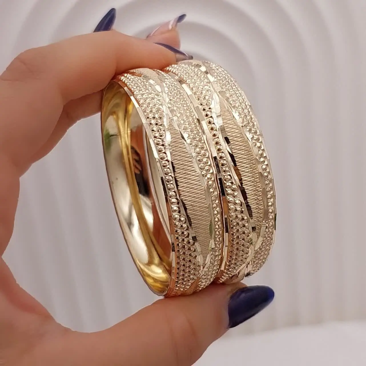 #نیم تکپوش طلاروس
