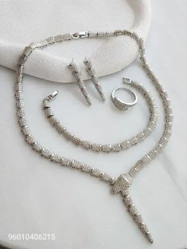 سرویس جواهری ۹۶۰۱۰۴۰۶۲۱۵
