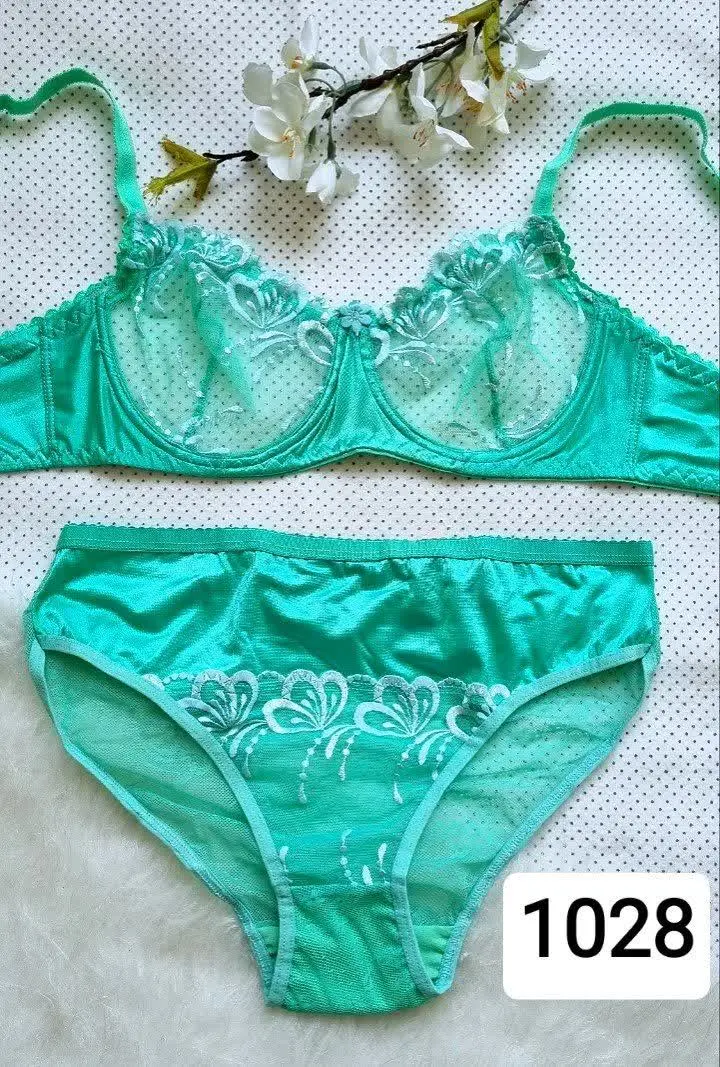 ست جذاب گلدوزی😍