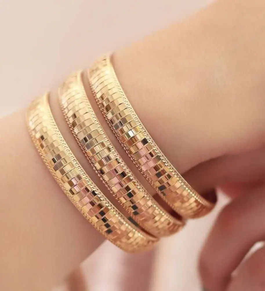 💫ملکه النگوهای طلاروس 😍🔥🤩🤩🤩
