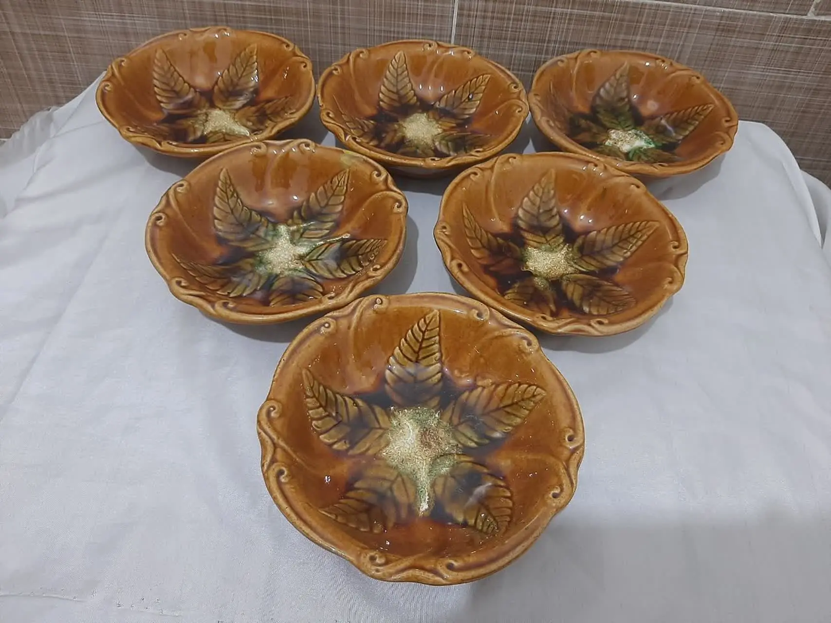 ۶ عدد تنقلات خوری سرامیکی. قدیمی
