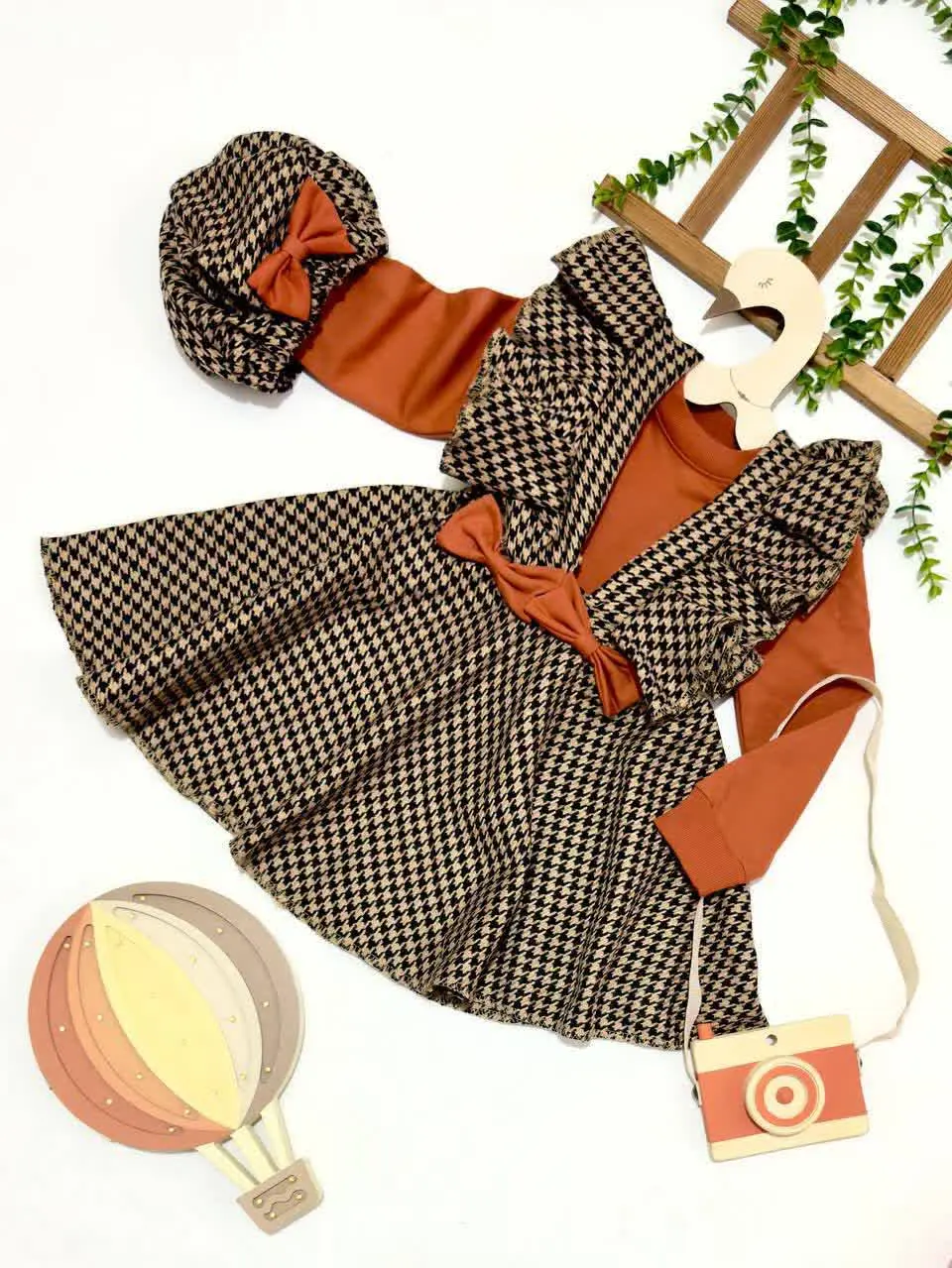 👚نام: بلوز دامن + کلاه 😍
