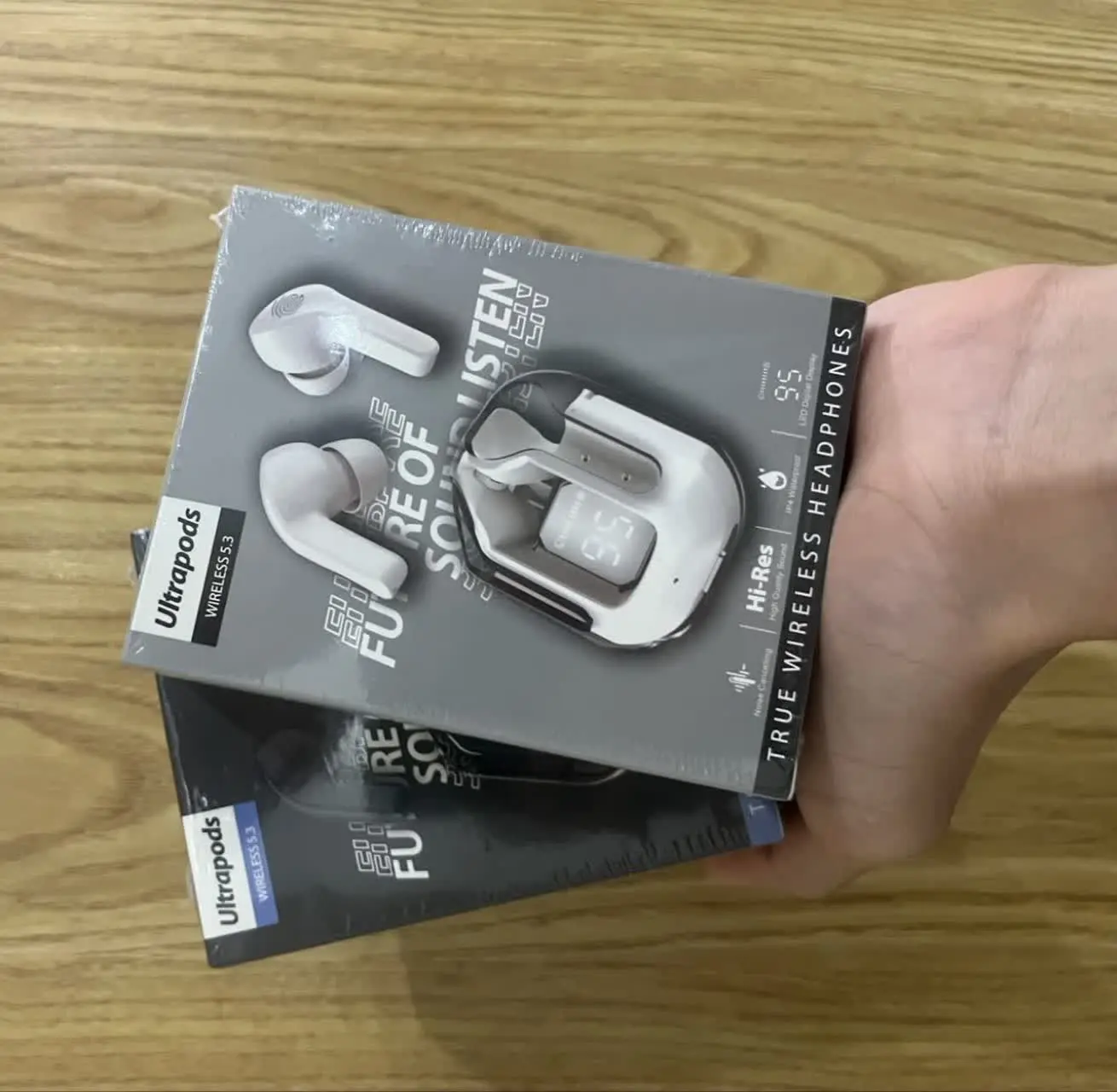 | شنیدم چند وقتی هست داری پول جمع میکنی که ایرپاد بخری 😂
