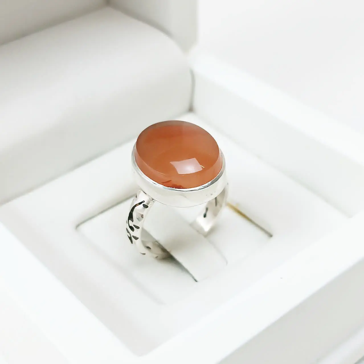 انگشتر نقره مردانه مدل قلمزنی