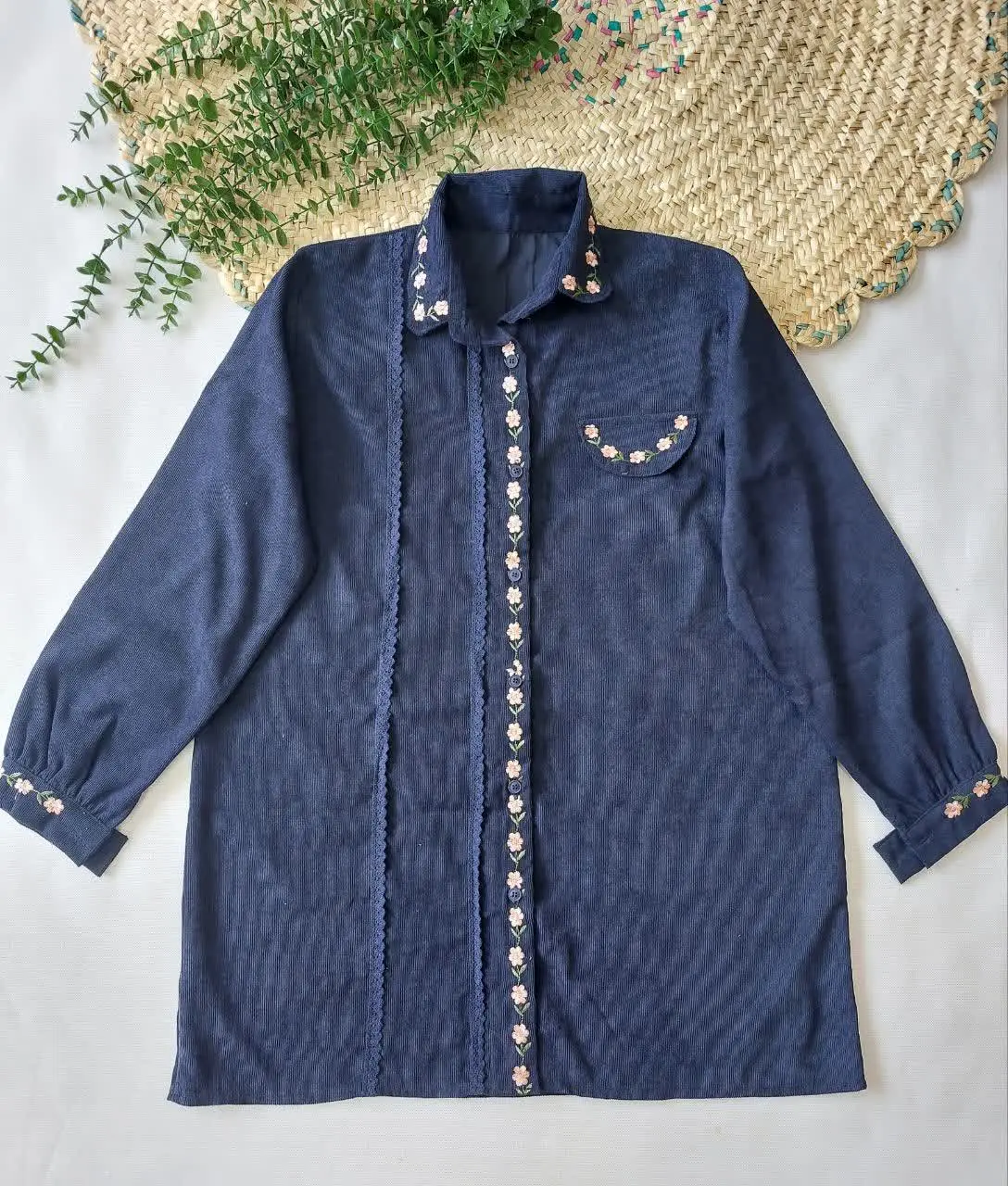 کرمی، قهوه ای. مشکی