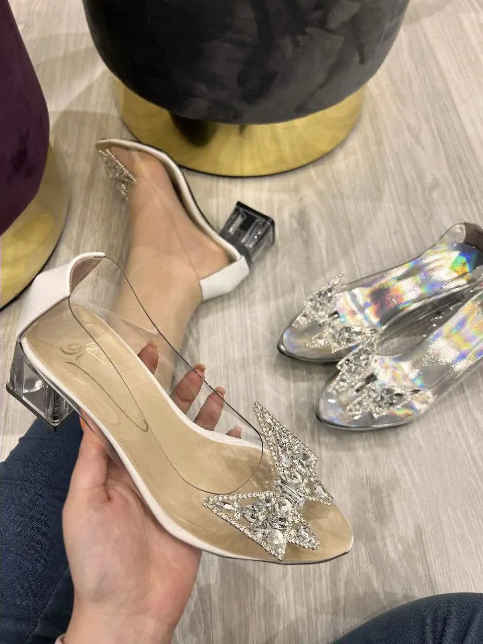 طلقی پروانه 
