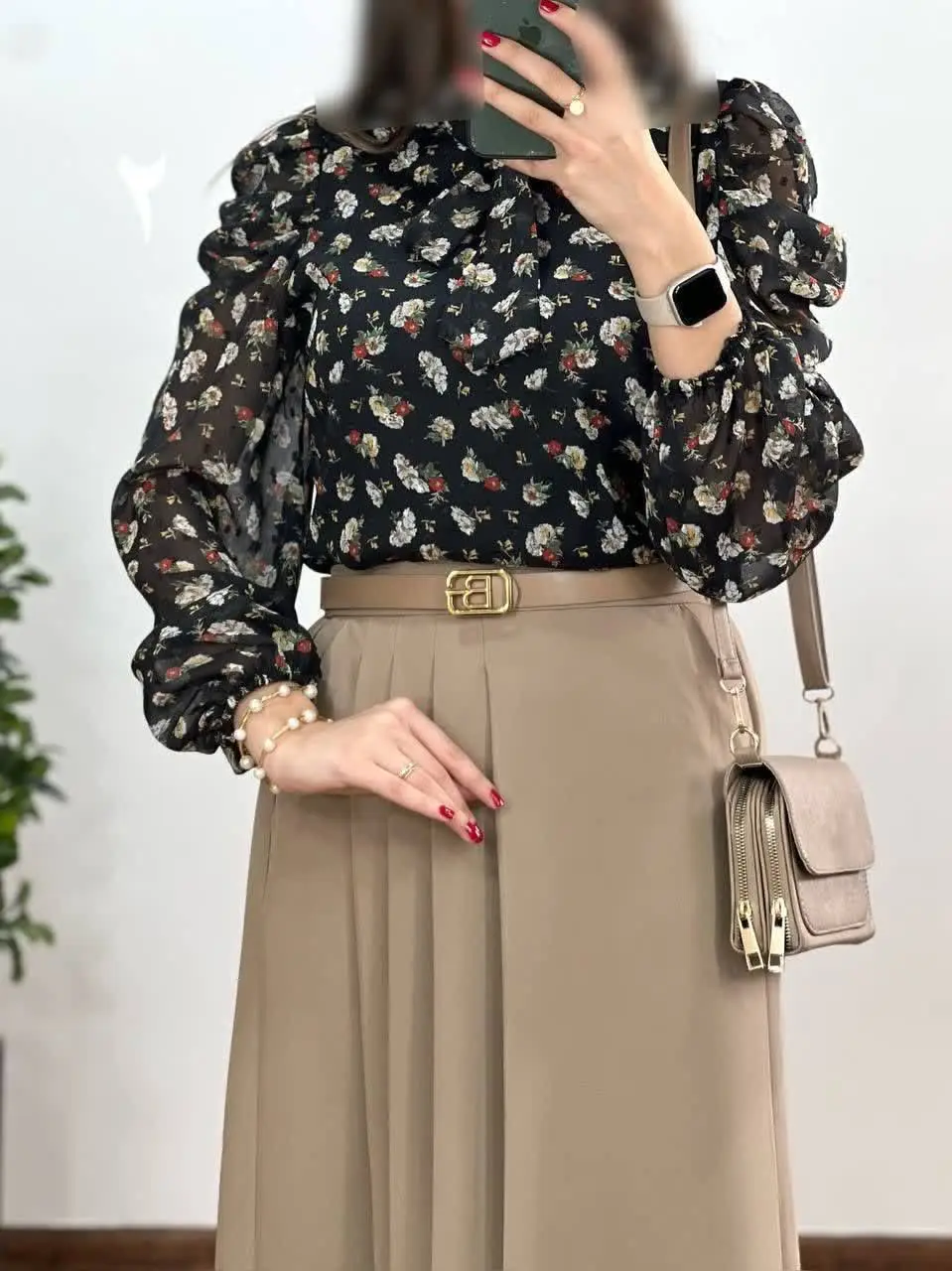 شومیز حریر آستین پفی
