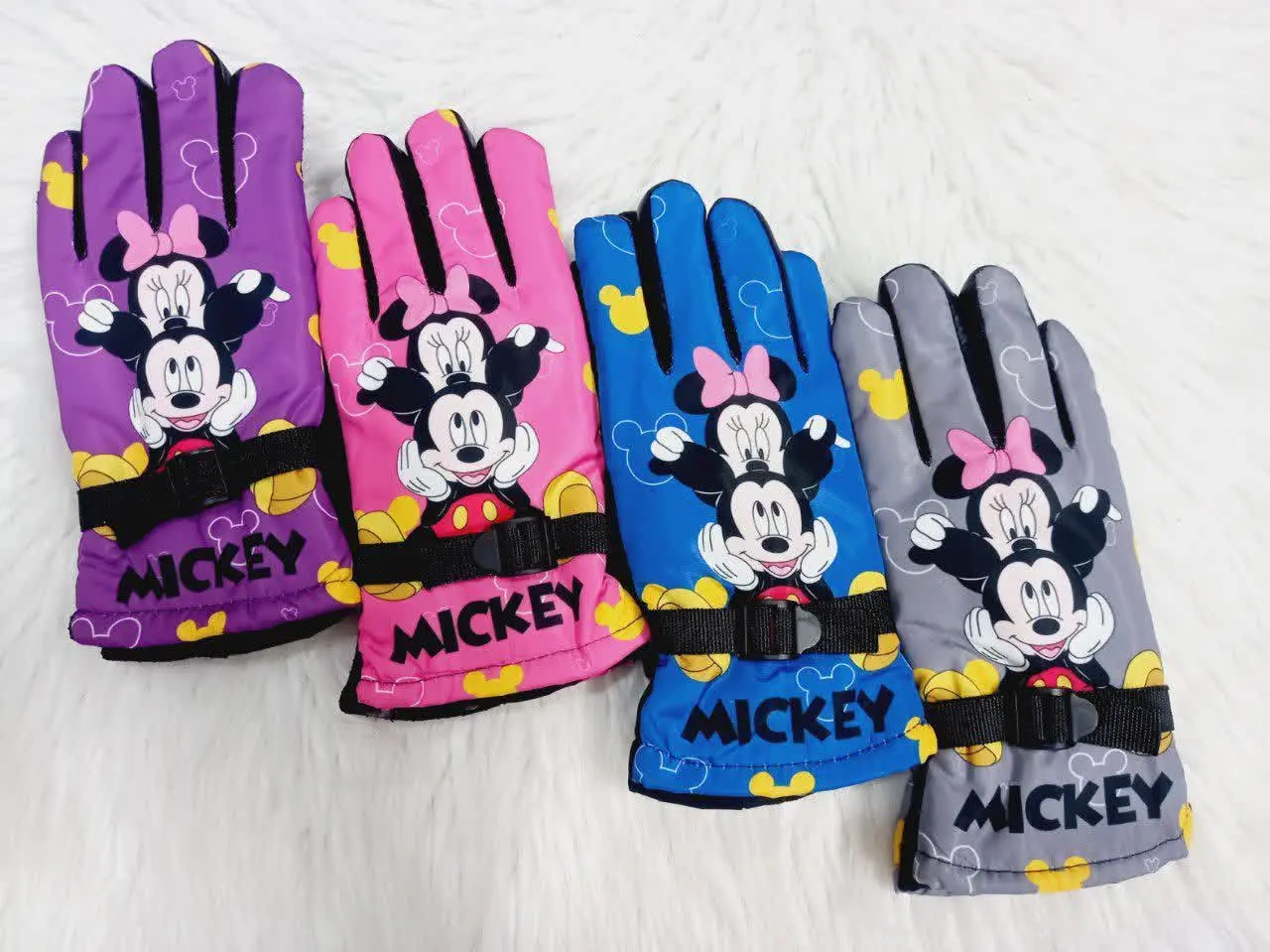 دستکش ضدآب میکی 
