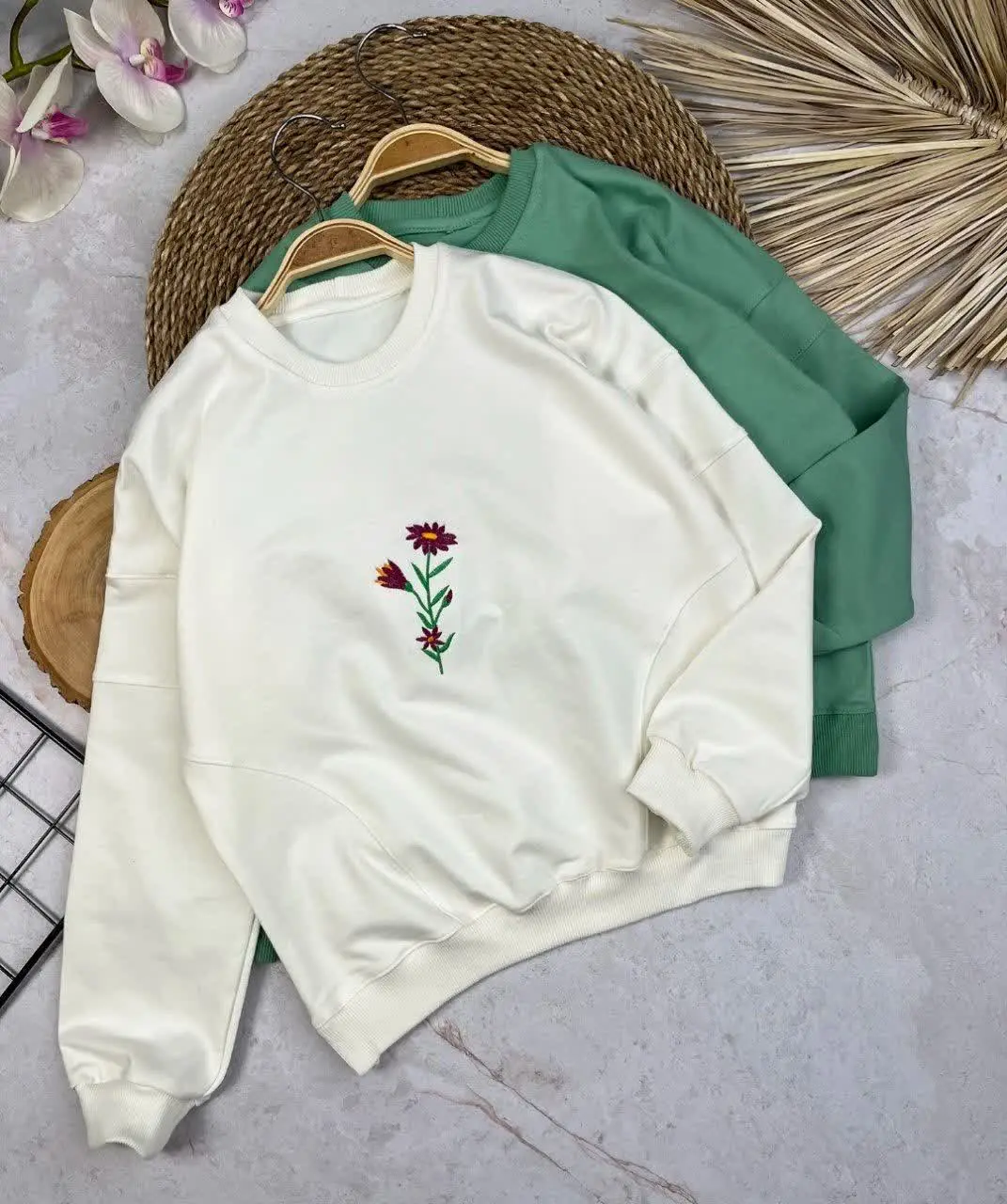 بلور تک گلدوزی 😍😍😍
