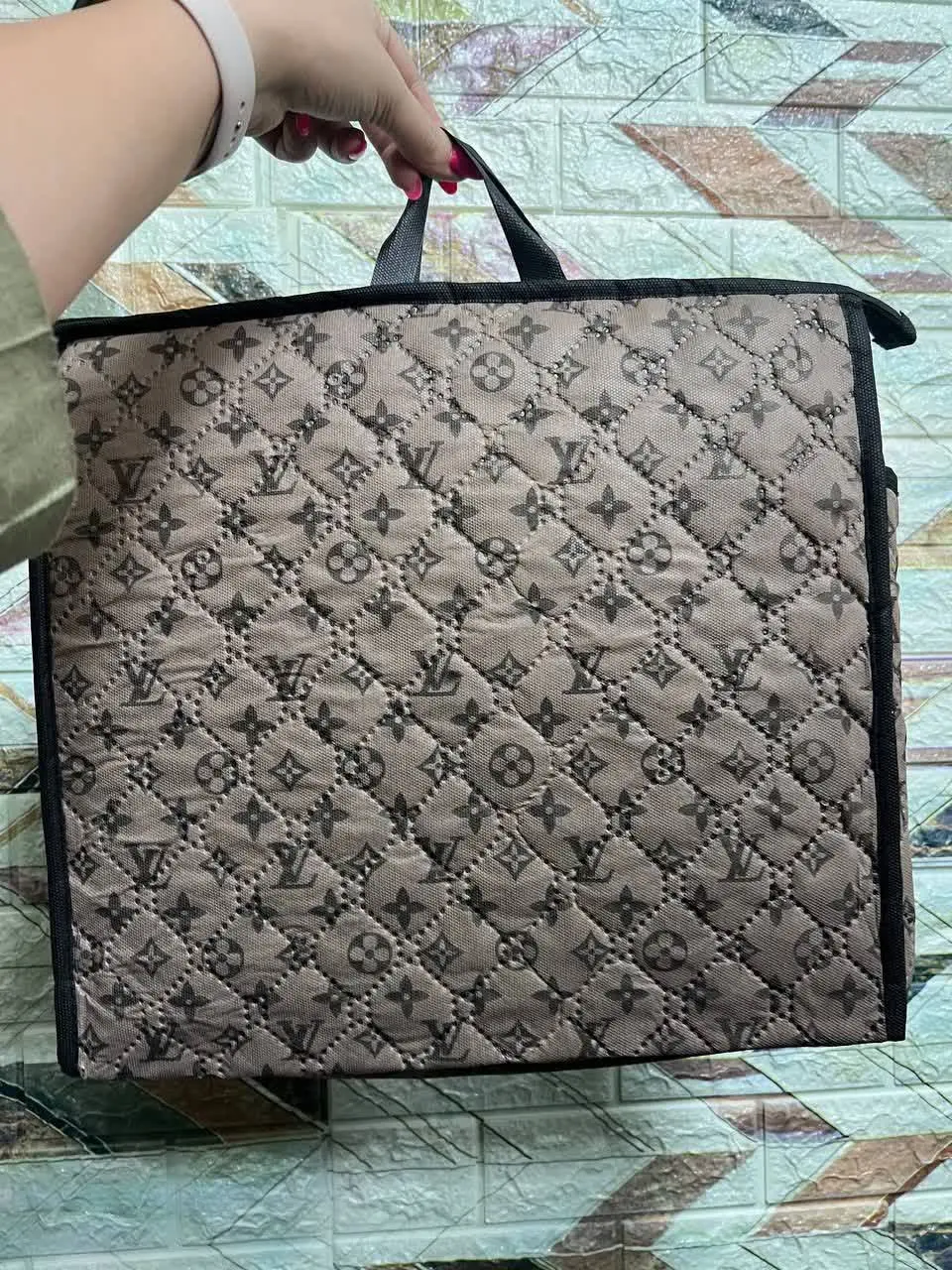 سه لایه سبک دارای کیفیت مطلوب مناسب به عنوان روفرشی، زیرسفره‌ایی و زیرانداز ورزشی، برای مسافرت، پیک نیک
