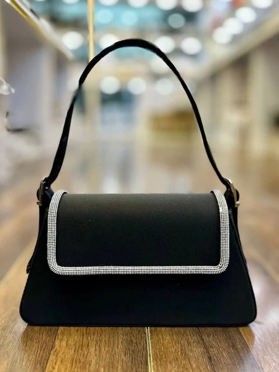 شیک، مجلسی کیف شب