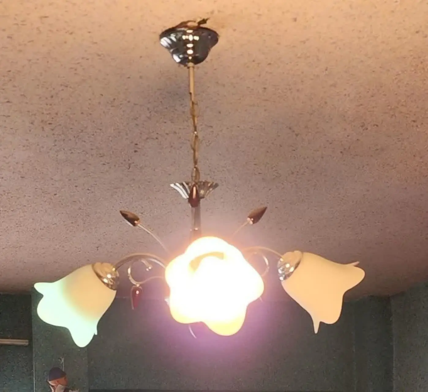 لوستر کاملا سالم 
