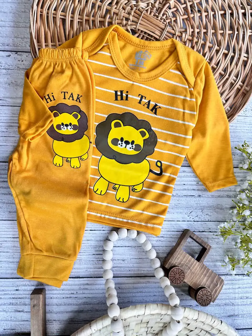 بلوز شلوار طرح شیر خردلی نوزادی و کودک کد ۱۷۳۱۷۷ 
