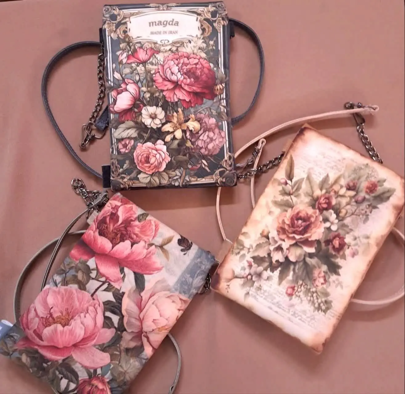 رنگ و نگاه کن 
