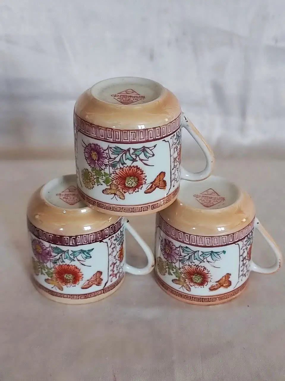 سه عدد فنجان تک 
