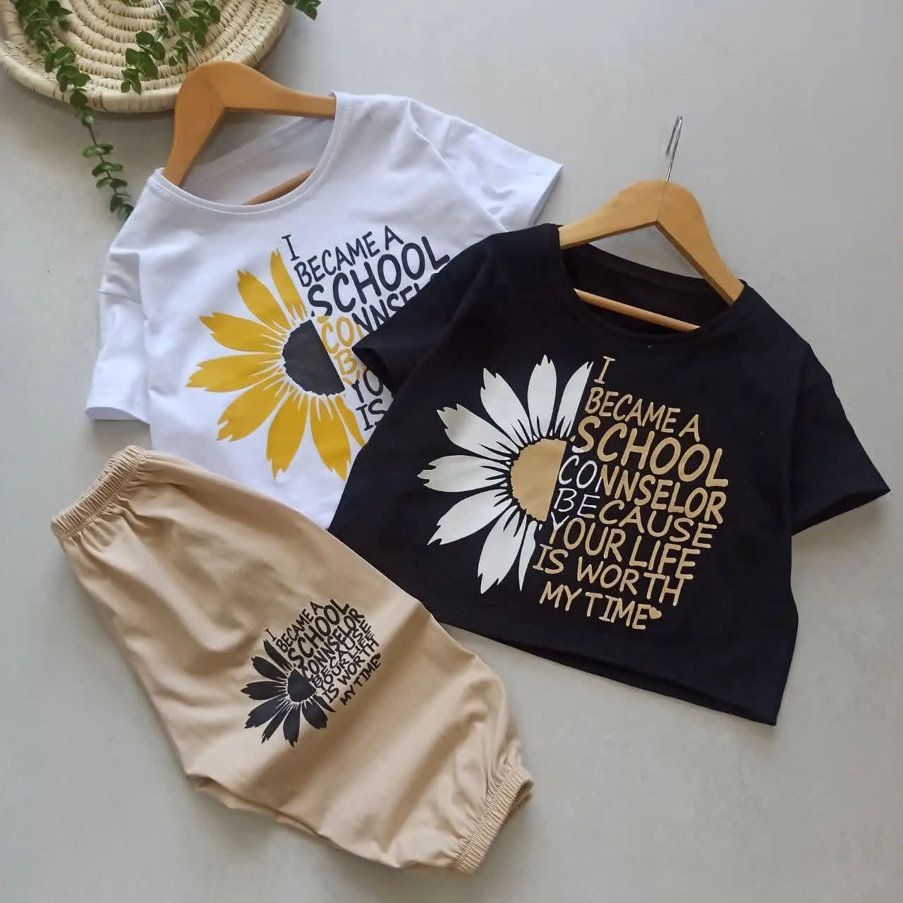 👚نام: ست کراپ شلوارک گل🌼
