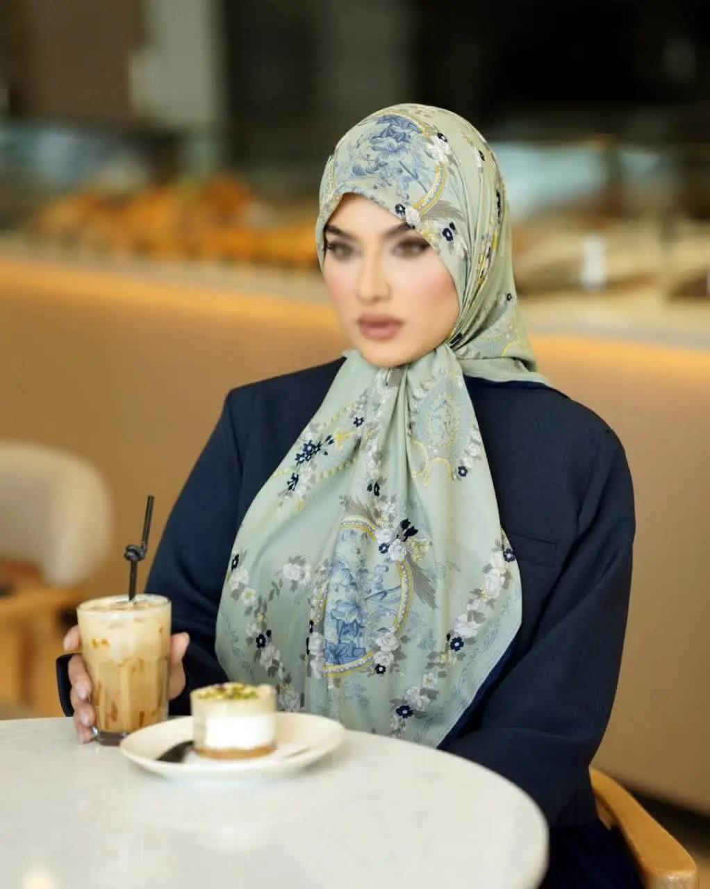 طرح روسری در هر چهار طرف گل