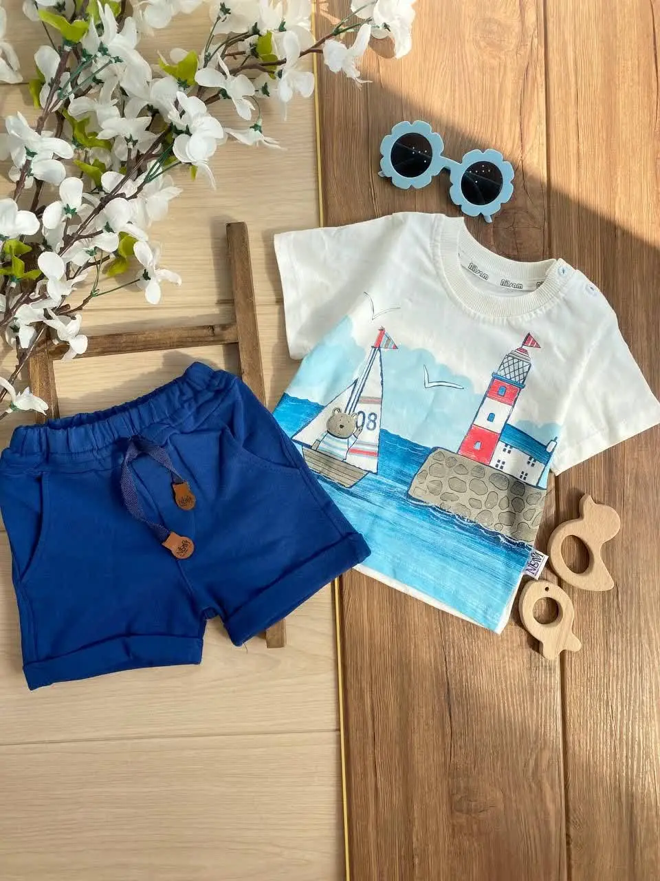 تیشرت و شلوارک
