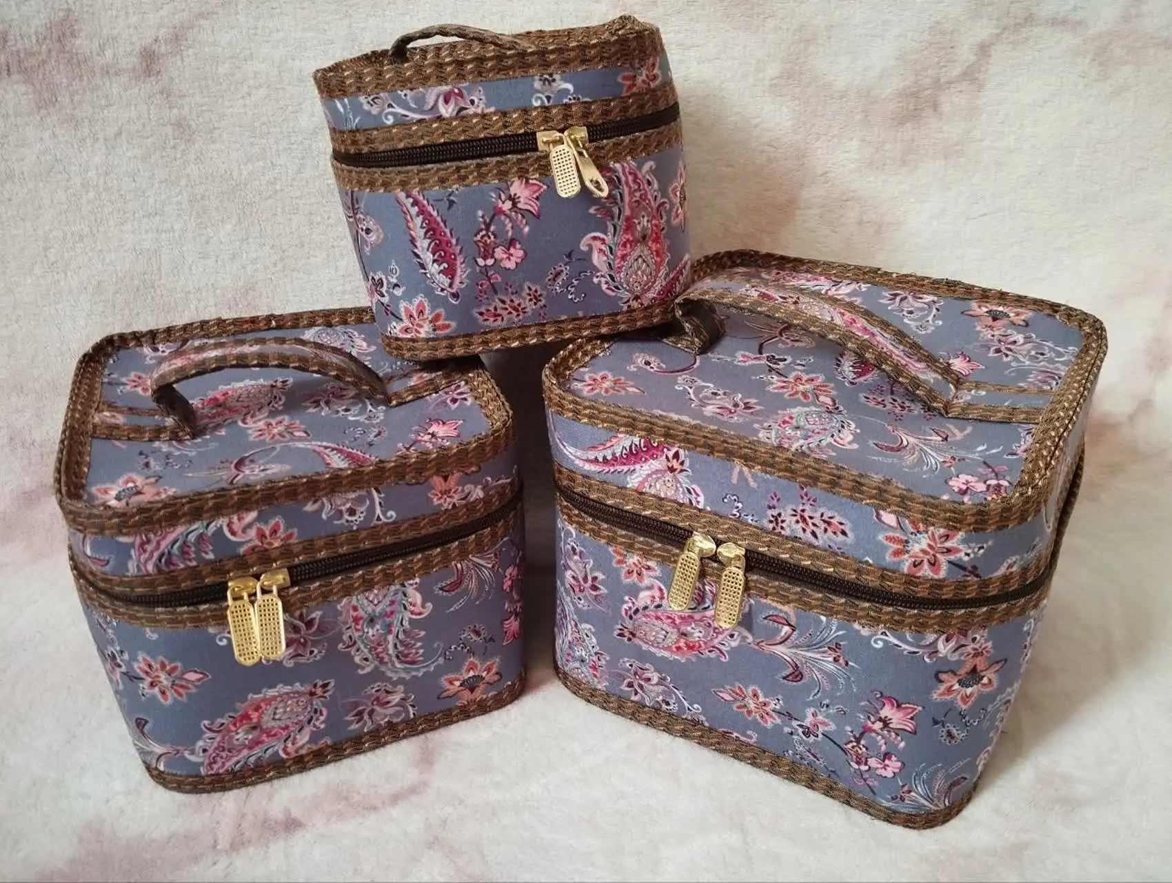 ست ۱۶ پارچه جهاز با پارچه مخمل 
