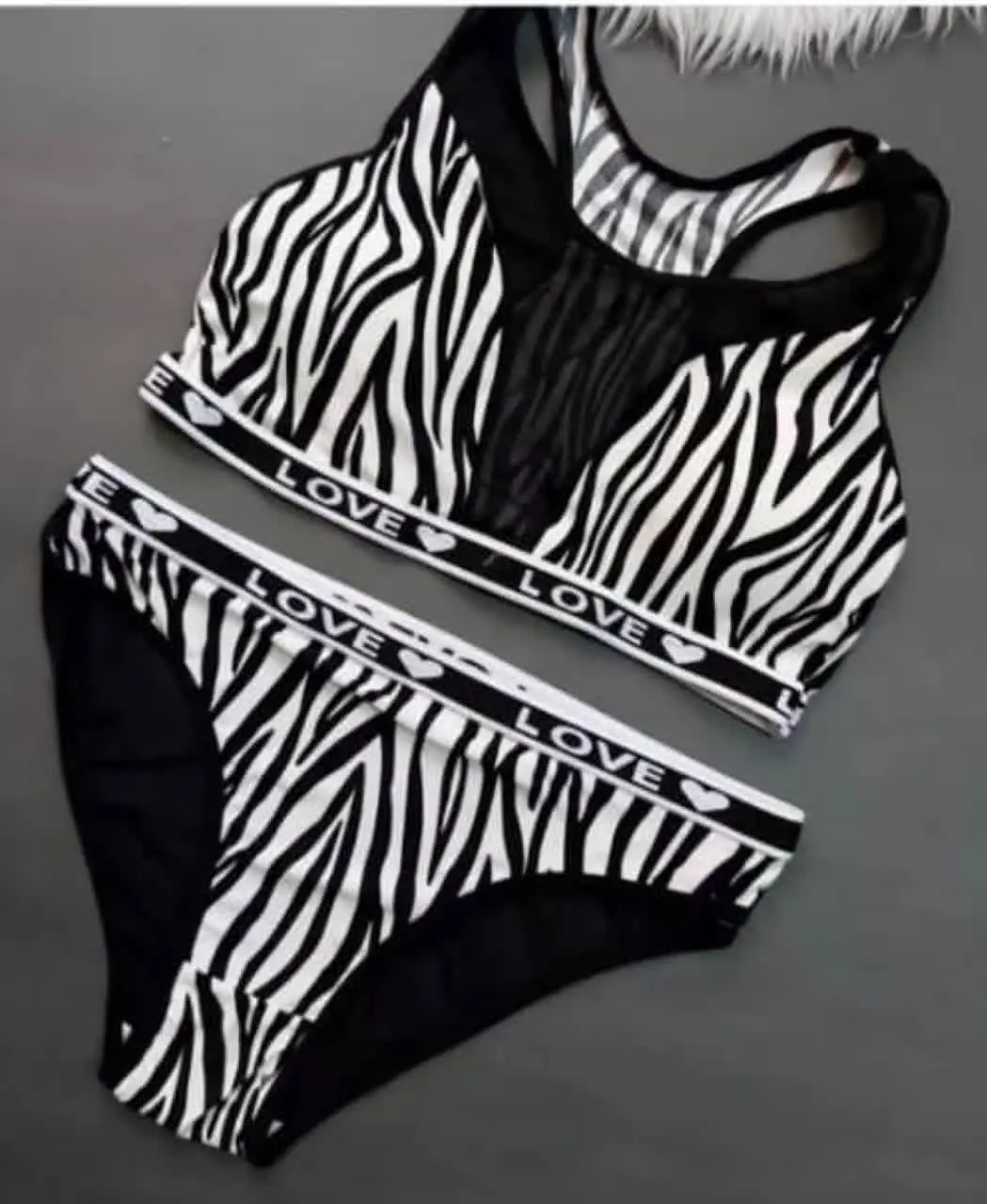 ست زبرا😍😍
