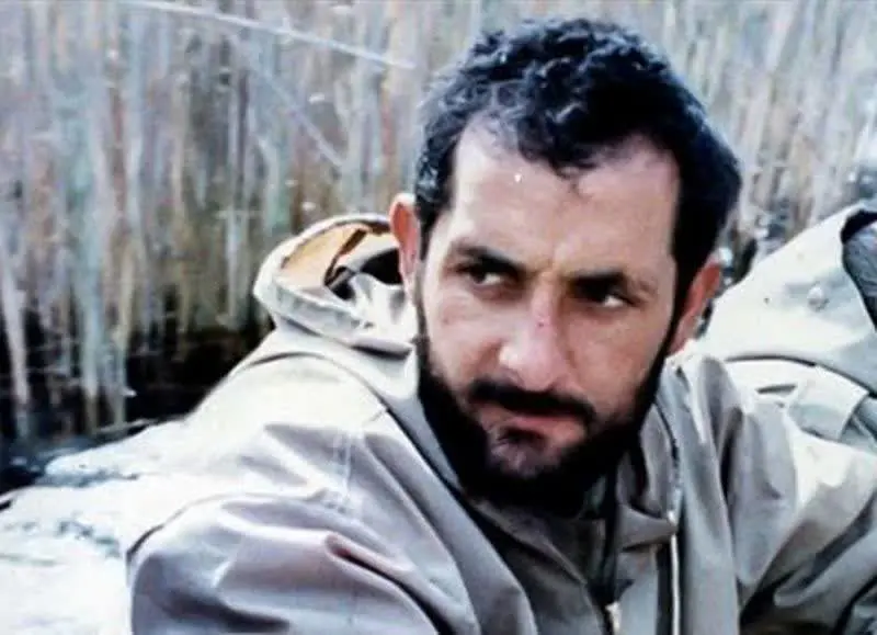 ⚠️دلار ۹۲ هزار تومنی در شب ۲۲ بهمن، هدیه جمهوری اسلامی برای ملت نیست، ملت ما و جمهوری اسلامی الان گرفتار گروه دومی هستند که شهید باکری بهش در وصیتنامه اشاره کرده‌اند … 
