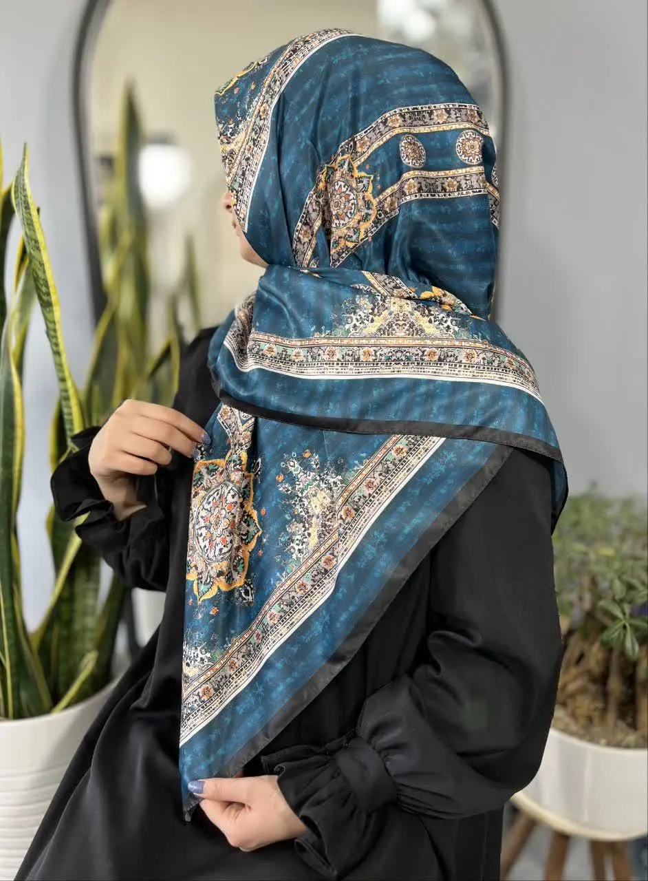 روسری ابریشمی قواره کوچک 😍
