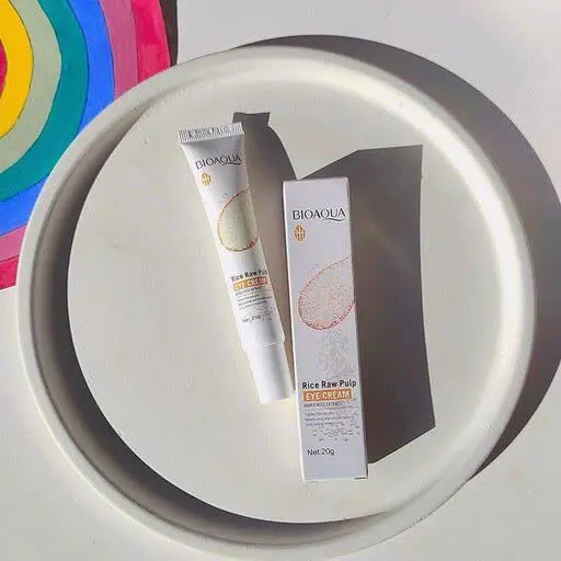 یکی از دلایلی که چهره ت پیر و کسل و بی روح نشون داده میشه، تیرگی دور چشمته‼️ 
