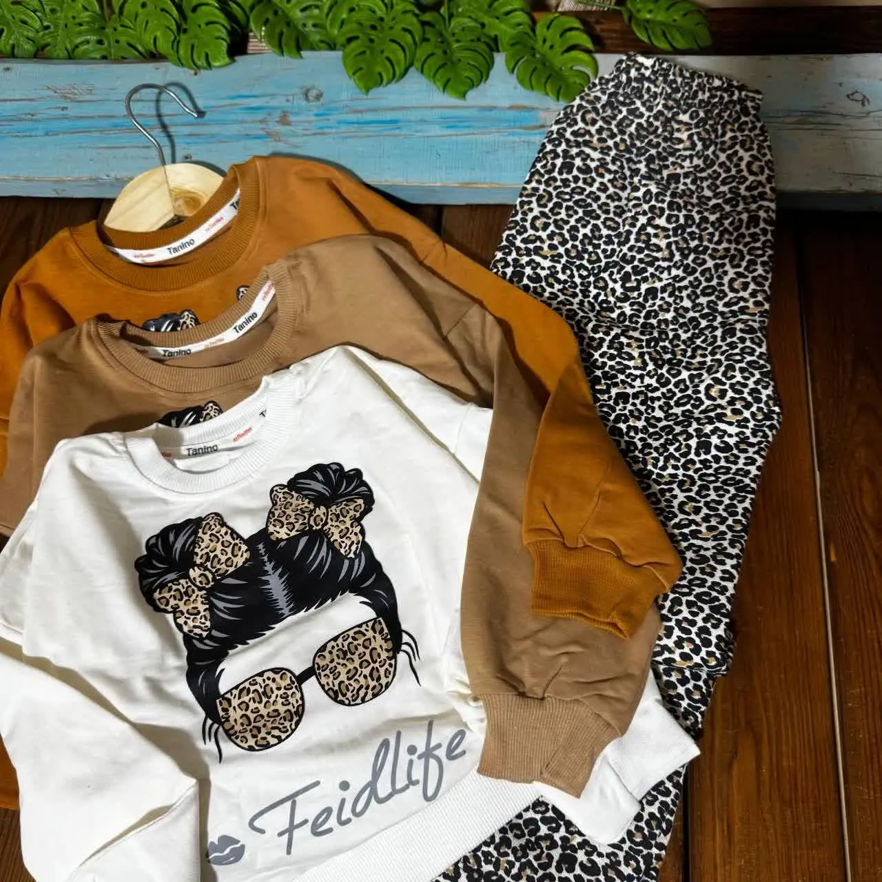 💞 کراپ شلوار پلنگی دختر عینکی💞
