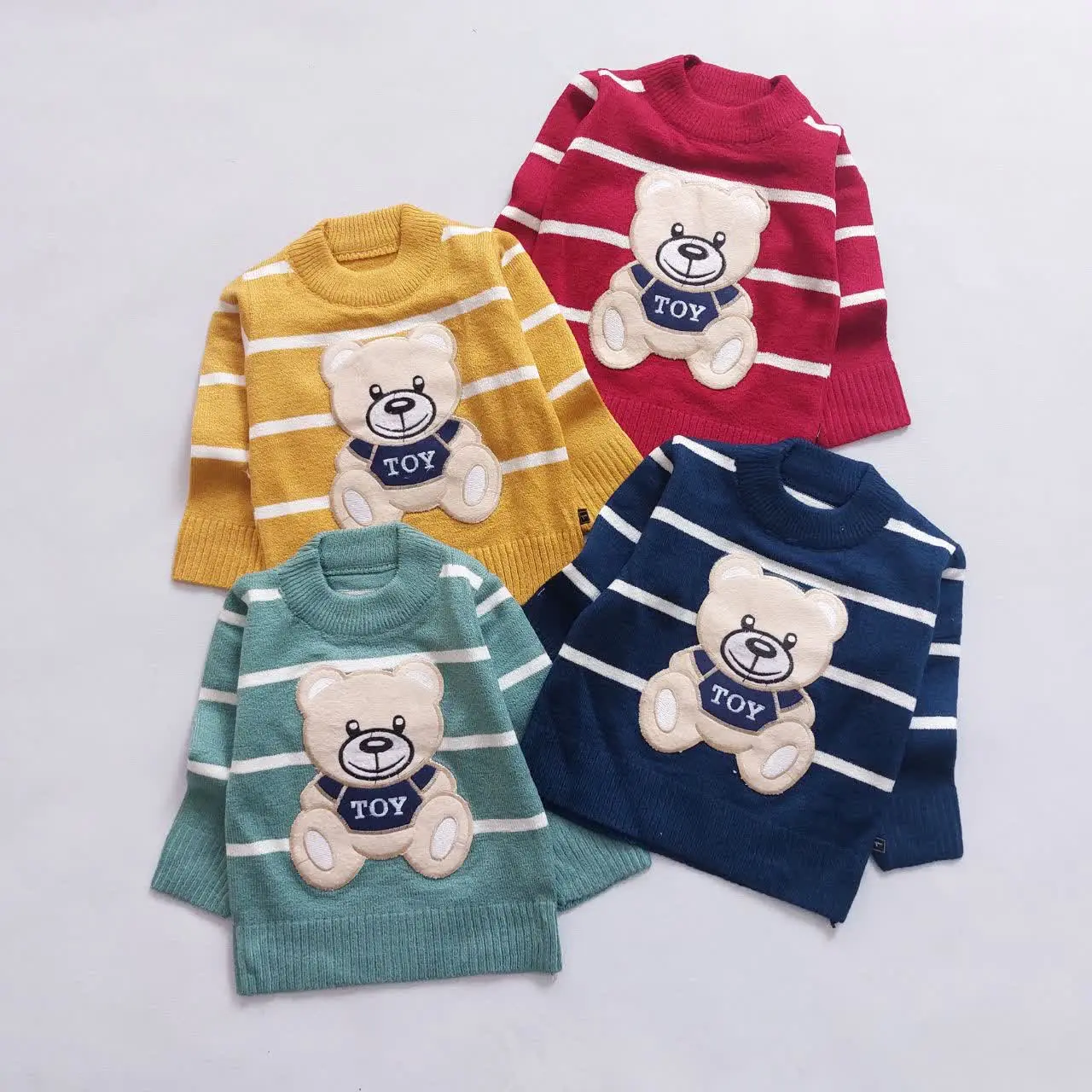 بلوز گپ پسرانه‌ی تدی
