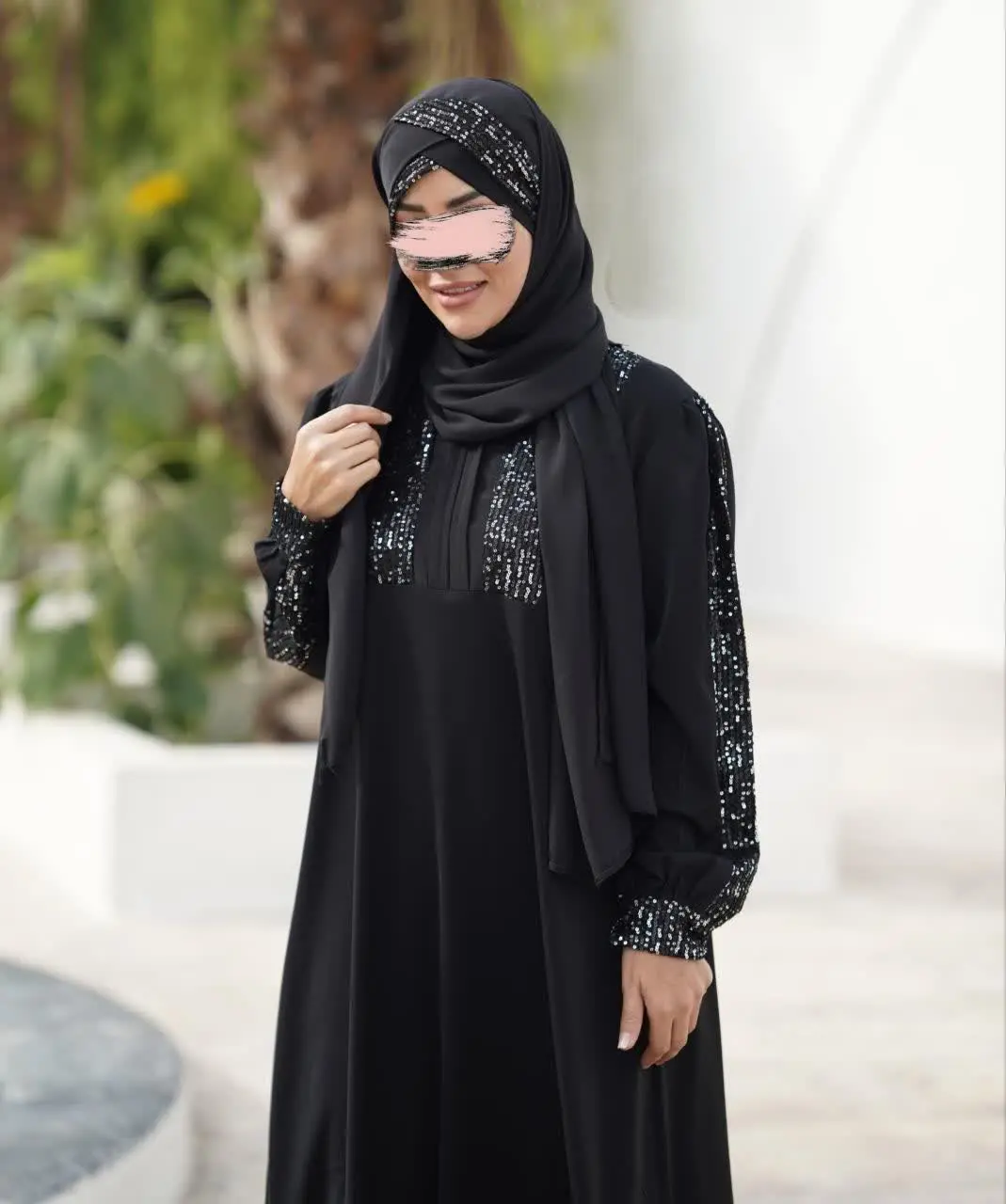 جلوی عبا زیپ مخفی داره