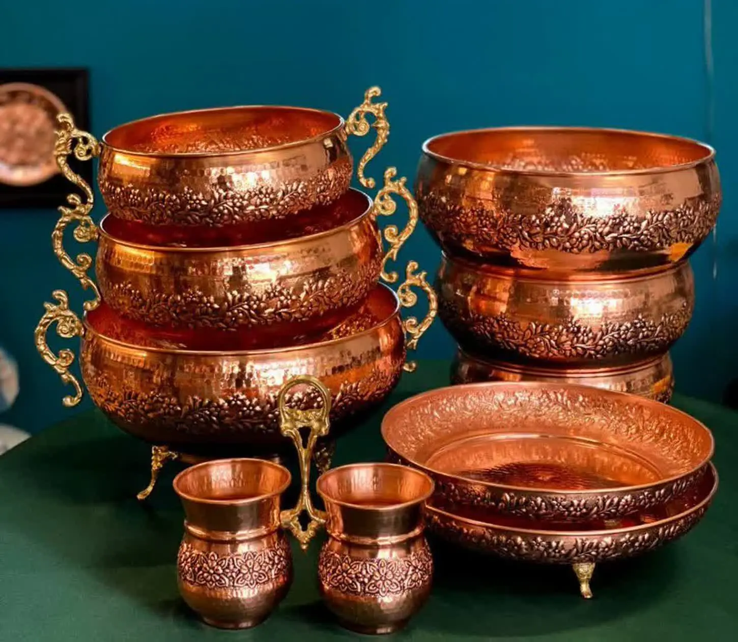 #ست_پذیرایی جدید و دلبر اطلسی پایه‌دار ⚜⚜
