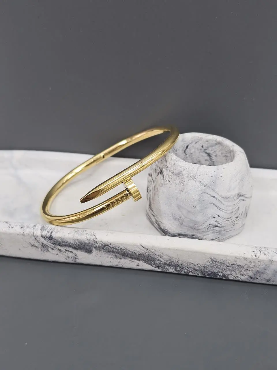 این بنگل با طراحی خاص ومنحص...