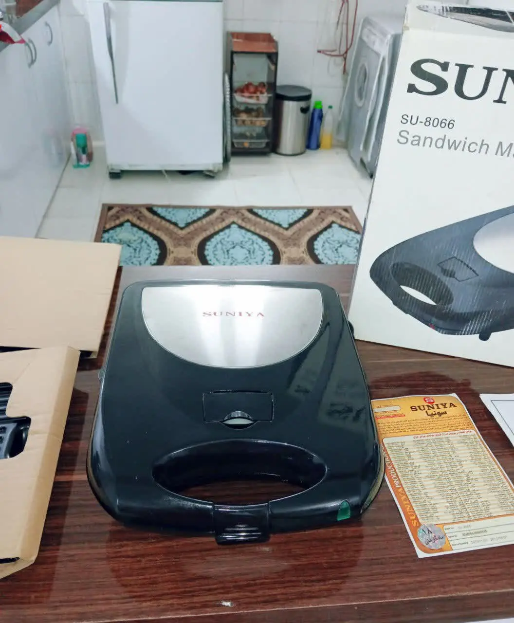 ساندویچ ساز، اسنک و گریل ساز سونیا نو اکبند با کارتن و دفترچه و ضمانت نامه 
