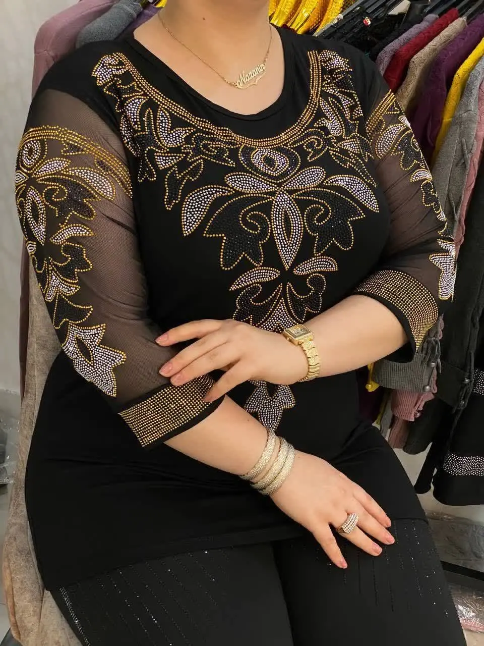 بلوزهای خوشگلمون چه پشت سر هم شارژ میشن😍😍
