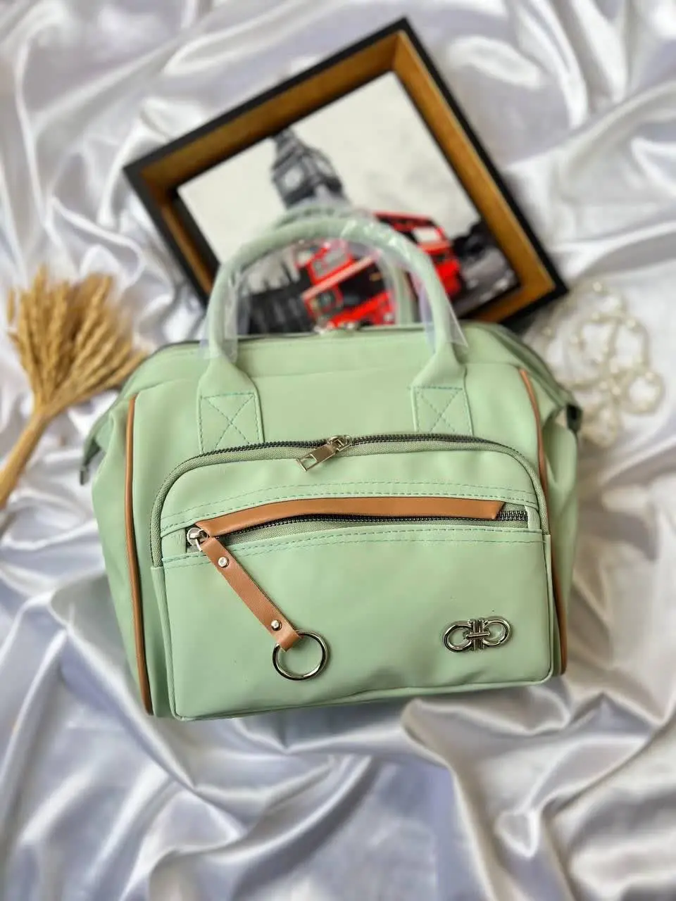 زنانه جلو حلقه
