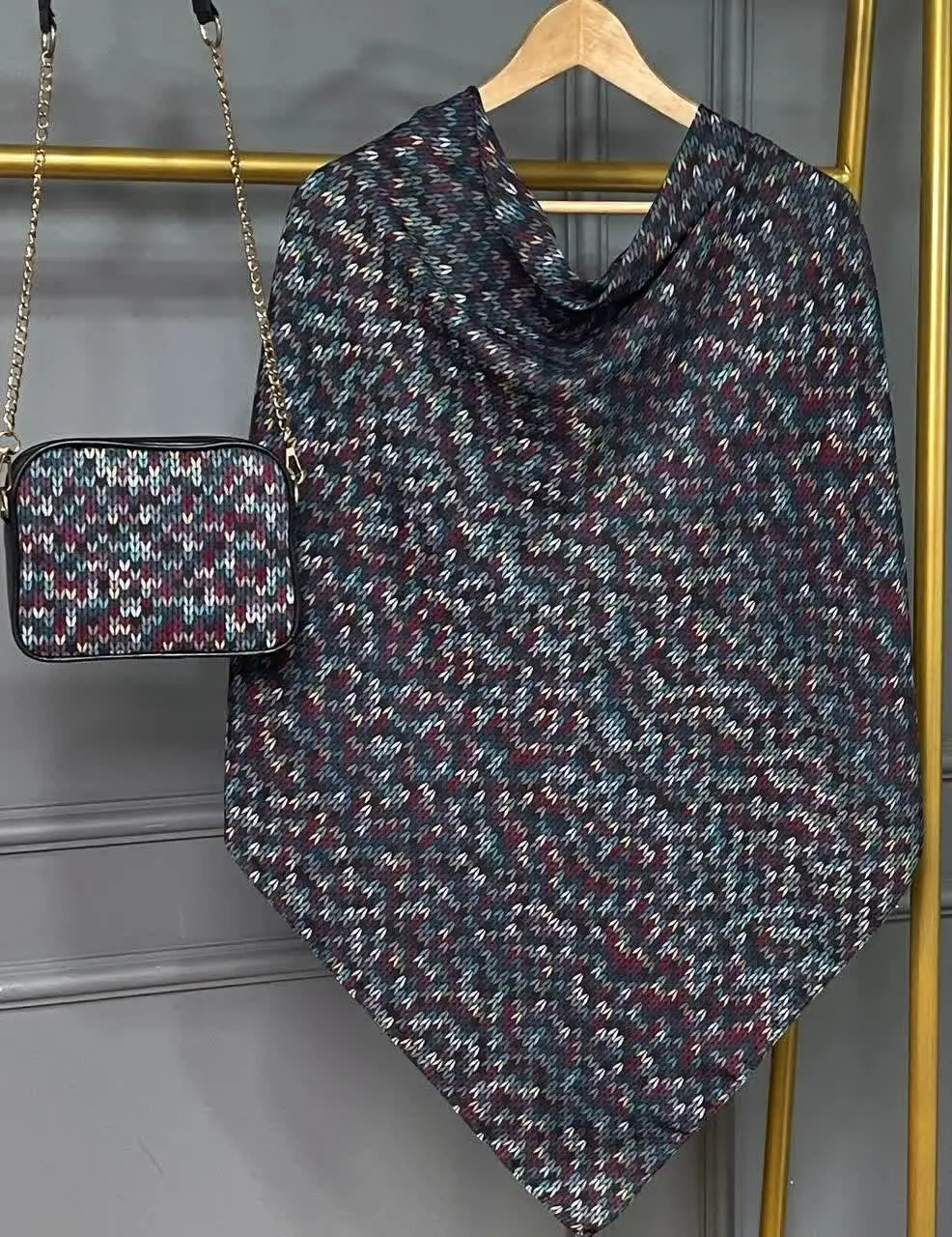 جنس شال و روسری: نخ اسپان