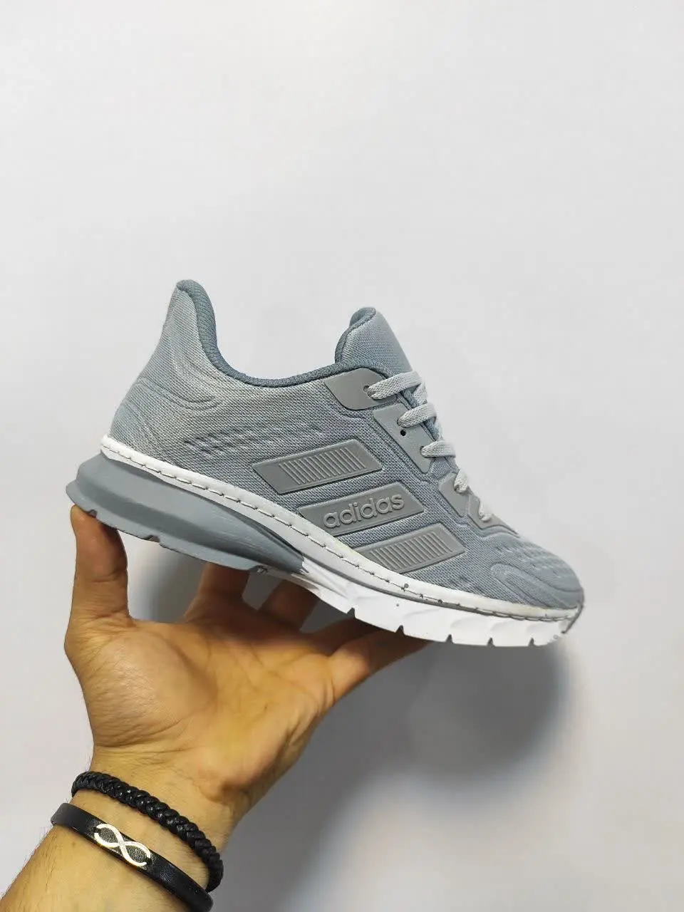 کتونی اسپرت سایز ۳۷ تا ۴۰ 
