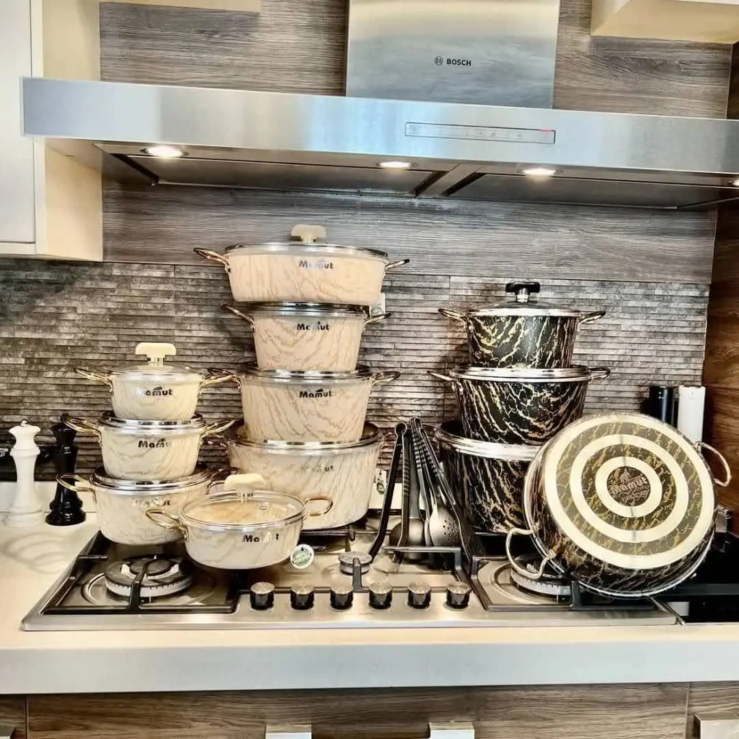 📌سرویس ۱۹پارچه طرح سنگ با پیش بند هدیه رسید😍👆
