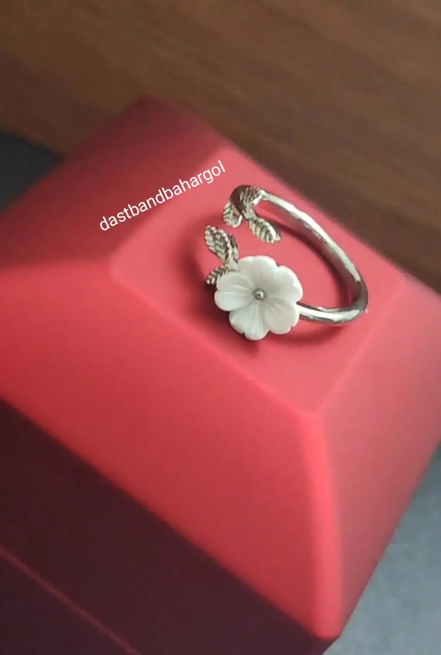 💍انگشتر جواهری طرح گل بسیار...