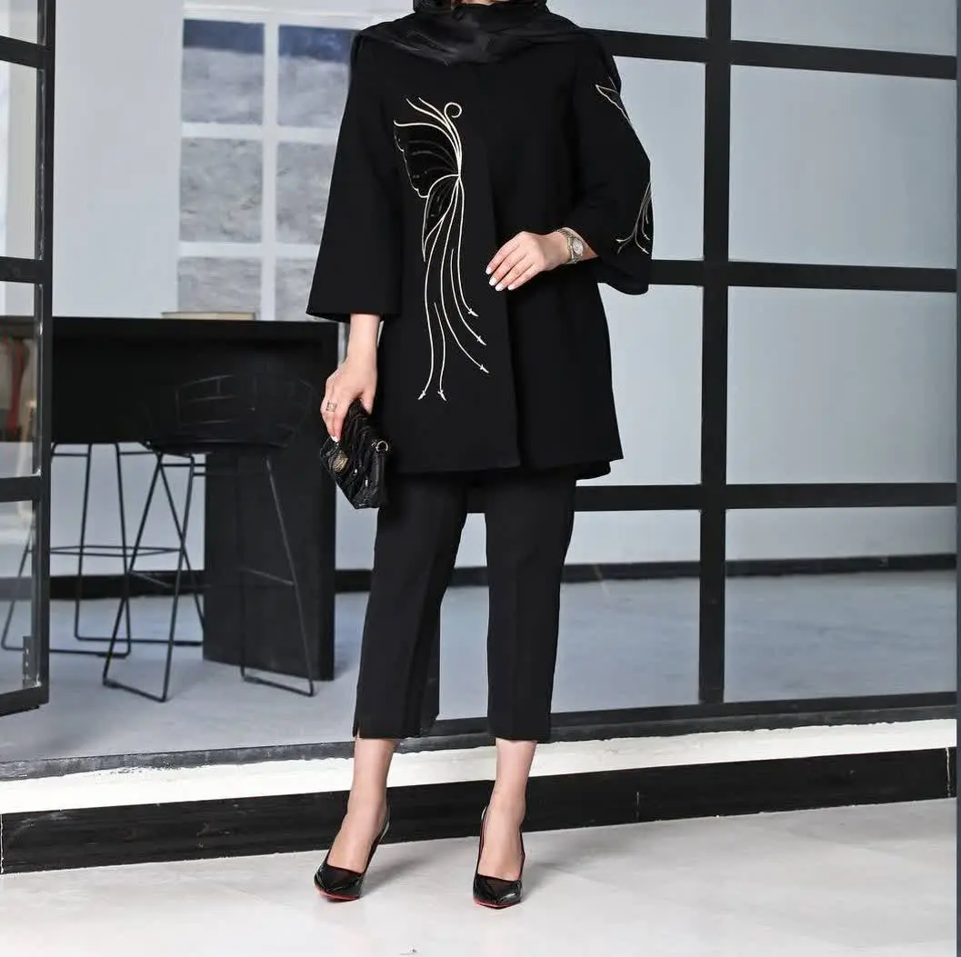 مانتو تک مشکی ❤️🫰❤️
