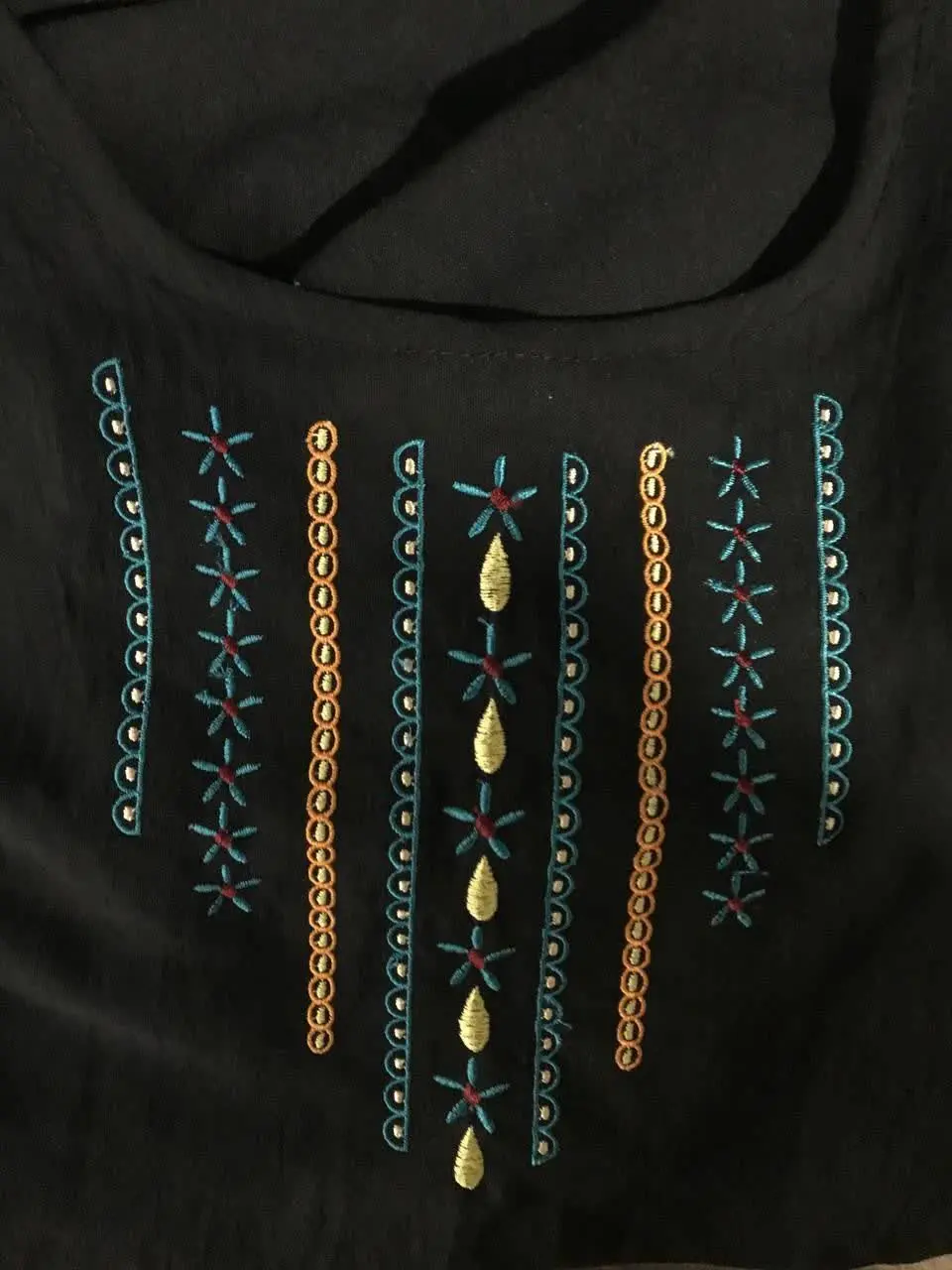 👚 نام: مانتو ابروبادی گلدوزی
