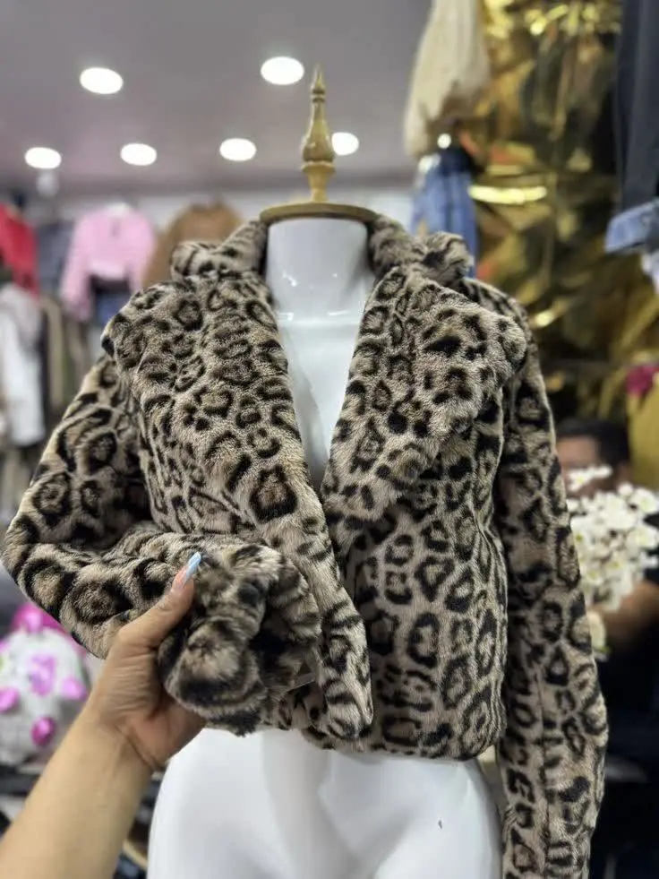 👆👆پالتو کوتاه عکس بالا موجوده