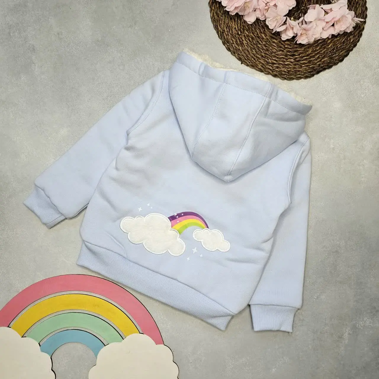 کاپشن دخترانه رنگین کمانی😍🌈