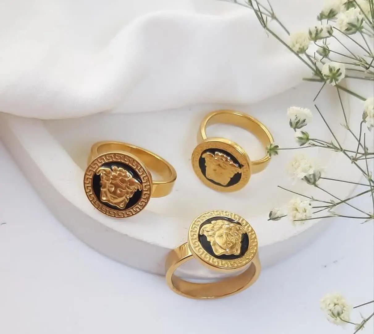 انگشتر ورساچ استیل و رنگ ثابت 🤌🤩
