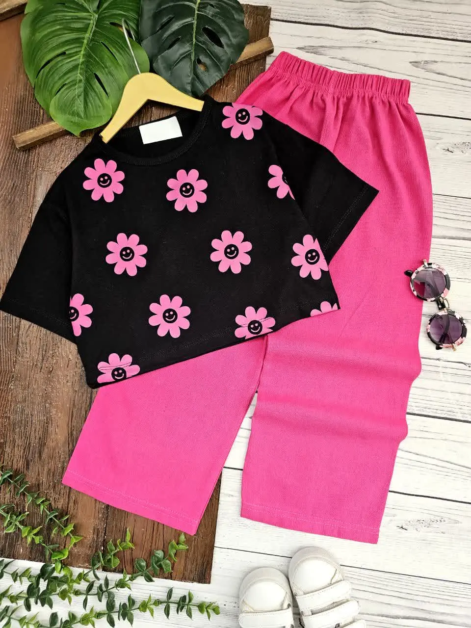 کراپ و شلوار گل صورتی
