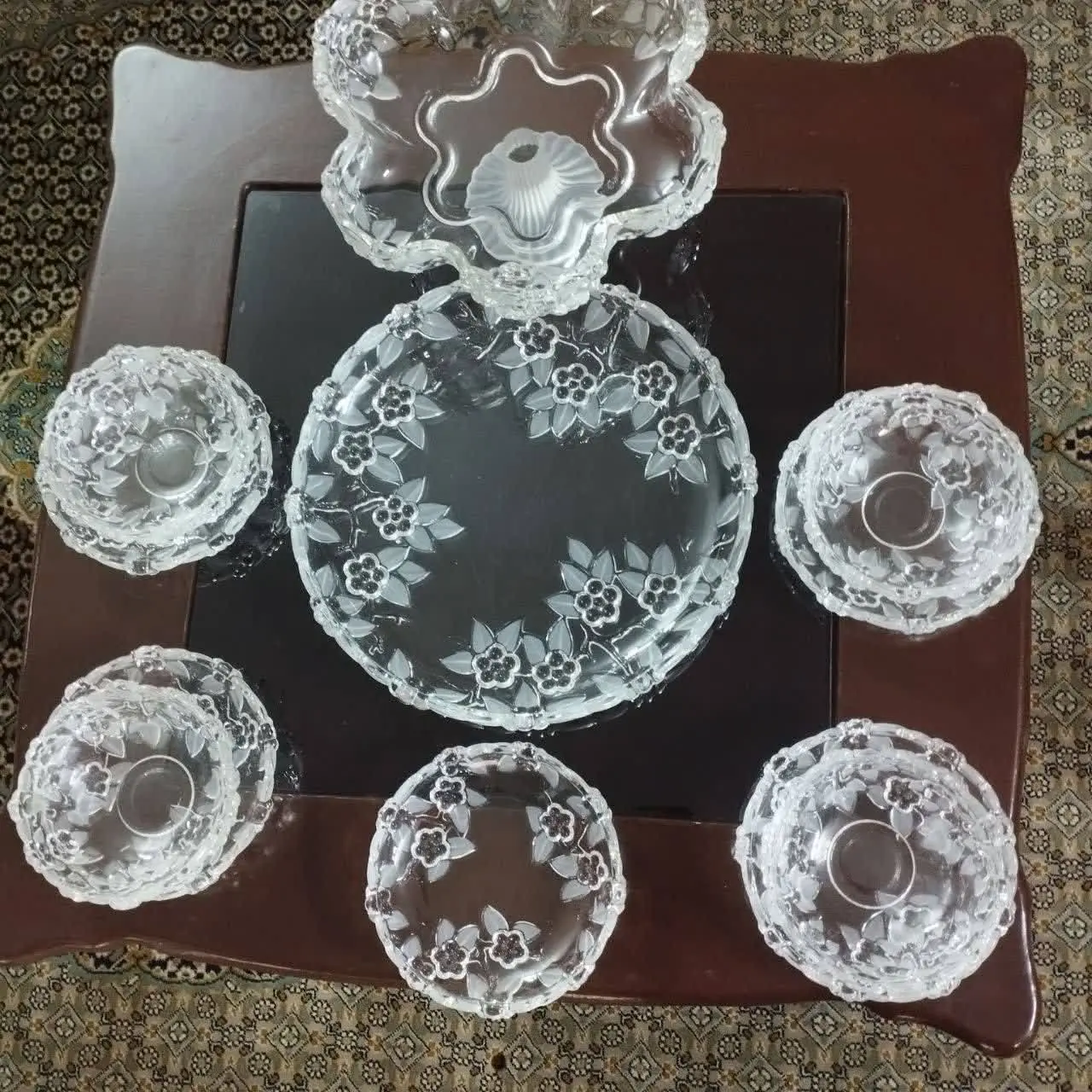 یک ظرف پایدار مدل گل کمیاب
