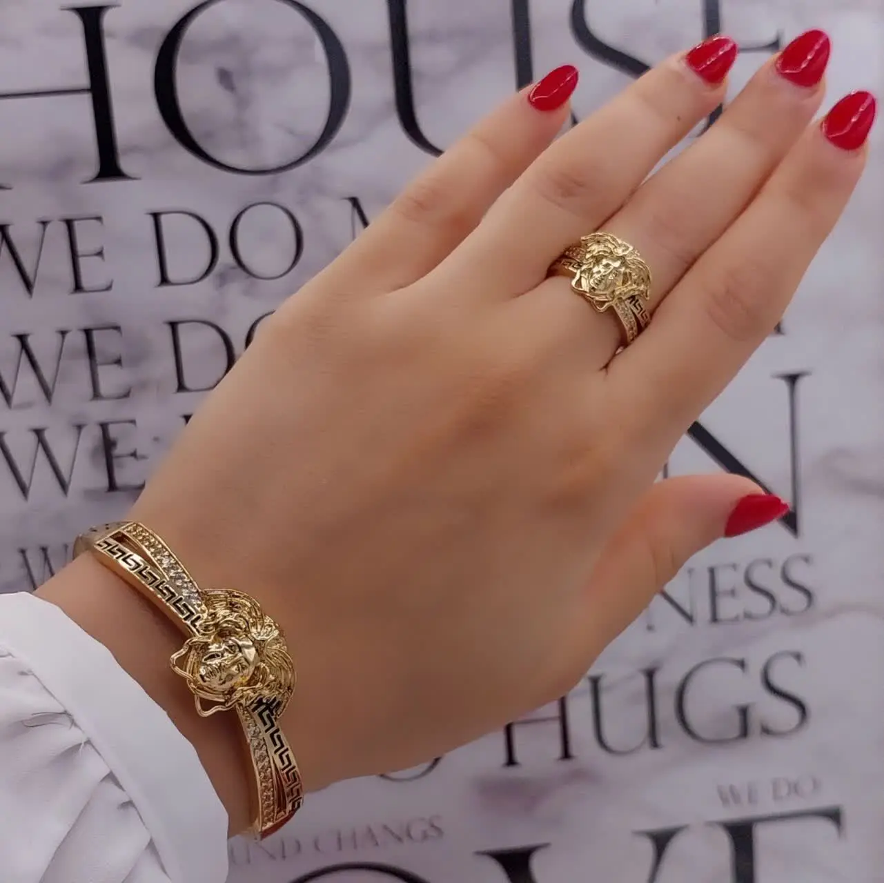 #ست دستبند انگشتر ورساچه جدید😍😍
